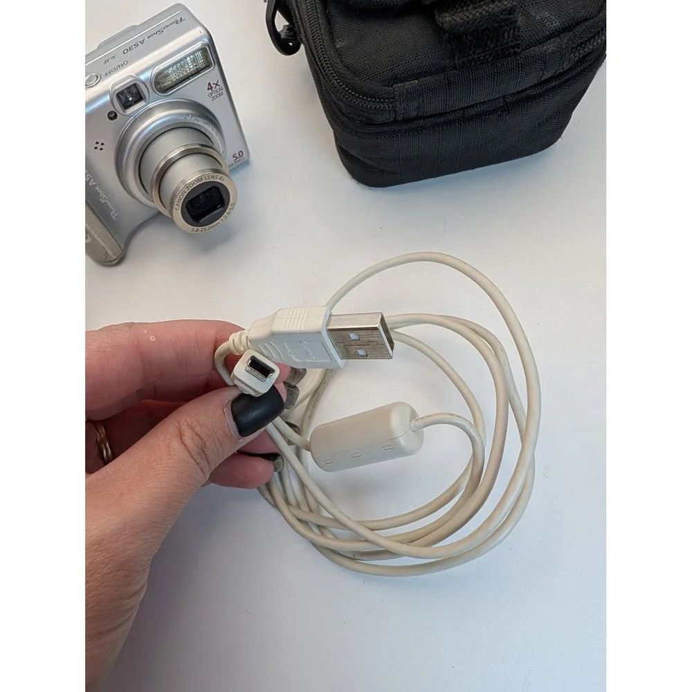 Canon PowerShot A530 5.0MP Digital Camera Silver 4x Zoom with Samsonite Case USB